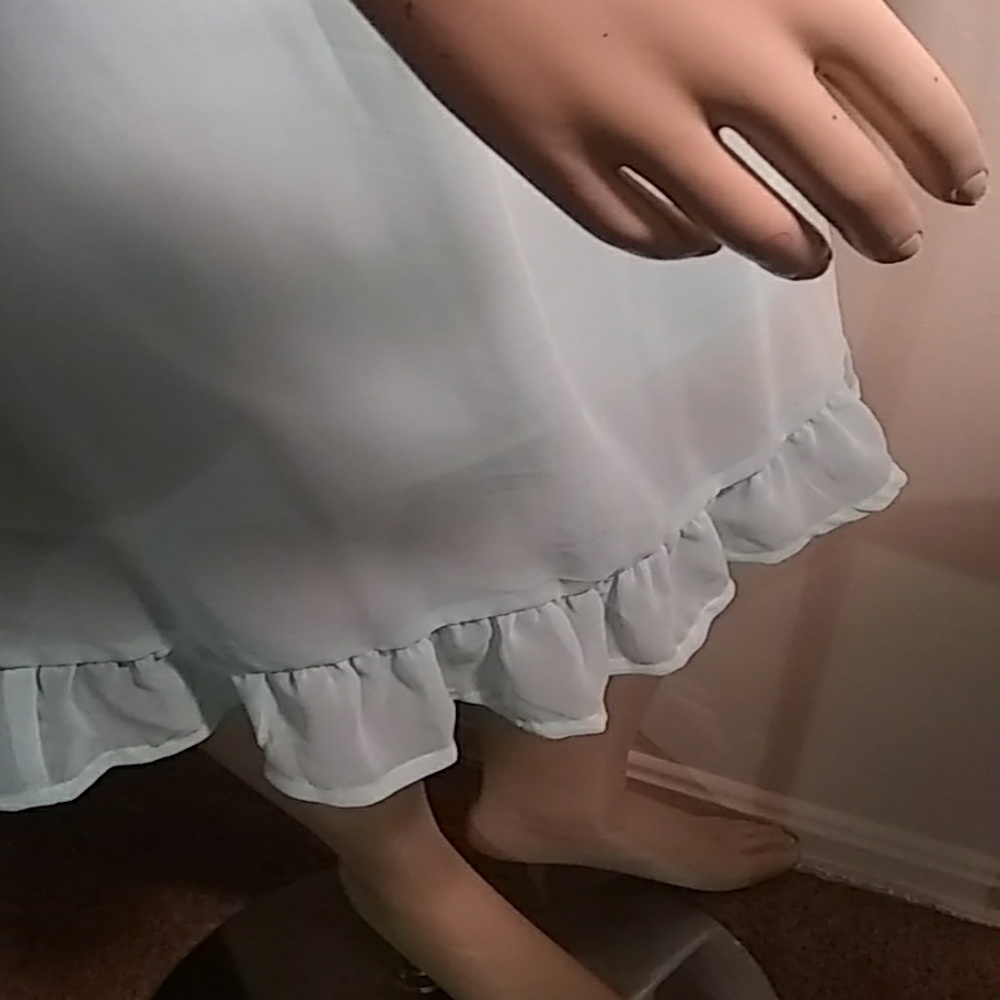 Dress - Picture 6 of 8